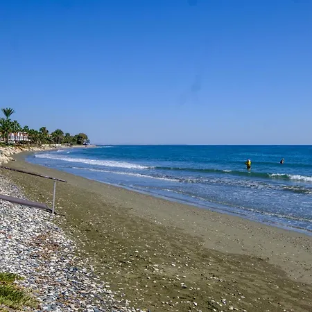 בית נופש Shoreline House לרנקה