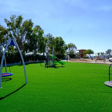 Shoreline House בית נופש *