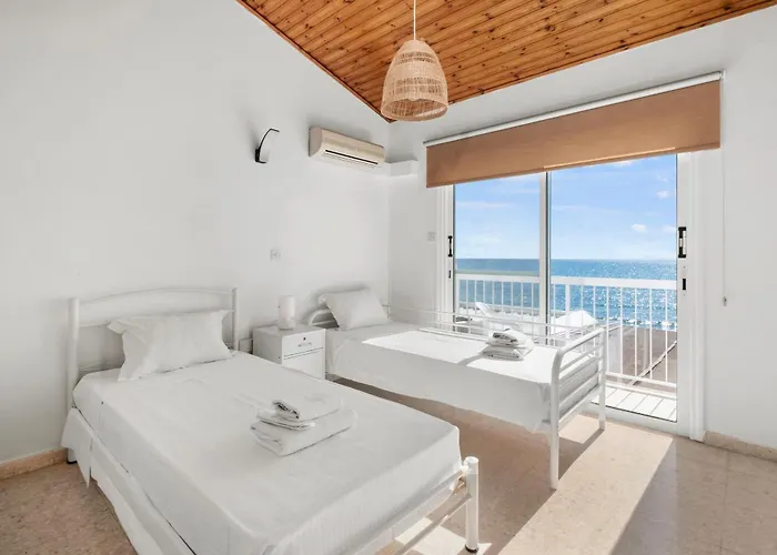 Shoreline House * Larnaka