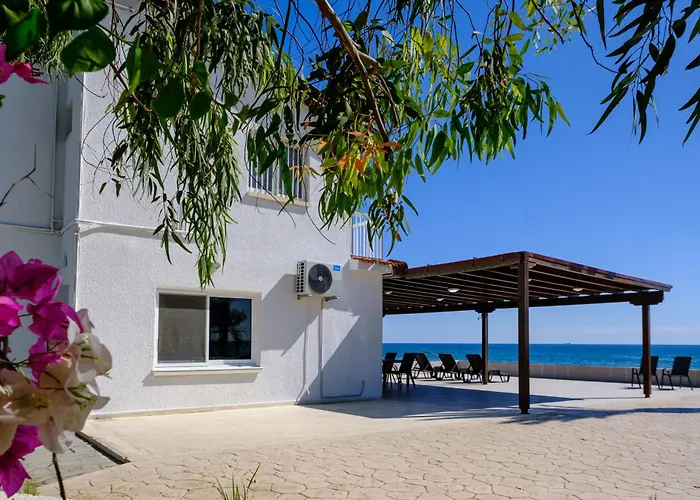 Shoreline House * Larnaka