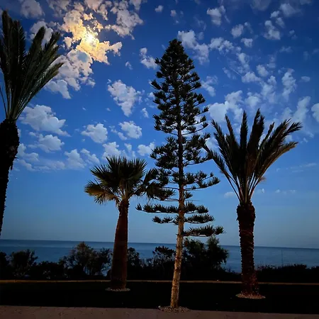 Shoreline House * Larnaca