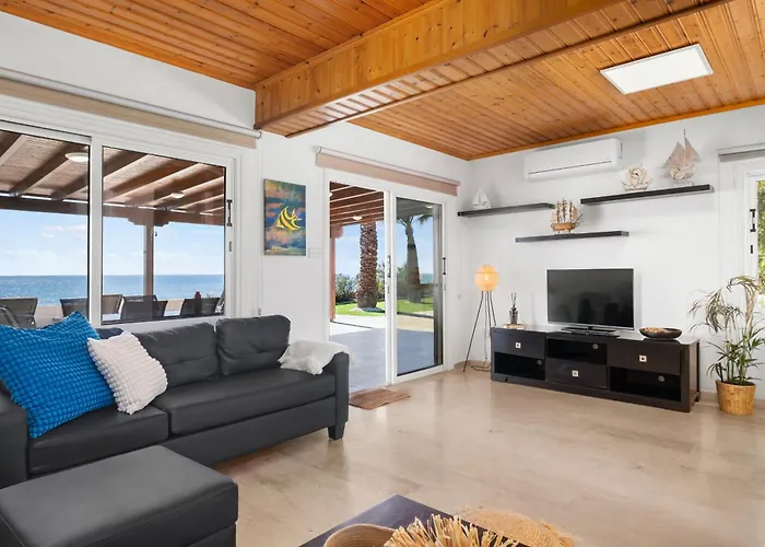 Shoreline House * لارنكا