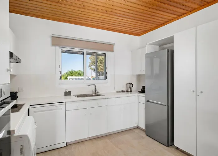 Shoreline House * Larnaca