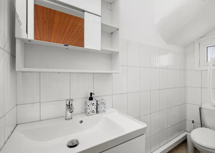 بيت للعطل Shoreline House