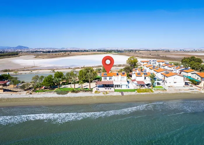 Shoreline House لارنكا